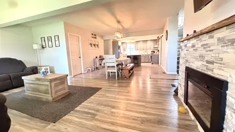 Entry Way - 3816 E Creek Rd, Beloit, WI 53511 photo 1 of 2