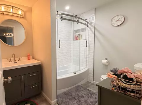 Bath - 3816 E Creek Rd, Beloit, WI 53511 photo 1 of 3