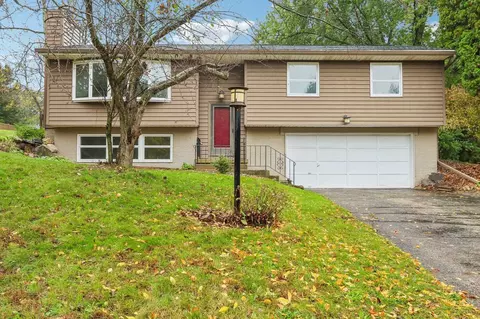 4659 Stonewood Dr, Middleton, WI 53562