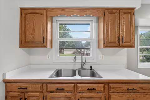 Kitchen - 1965 Robin Rd, Beloit, WI 53511 photo 4 of 5