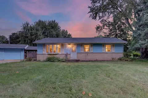 Exterior - 1965 Robin Rd, Beloit, WI 53511 photo 3 of 8