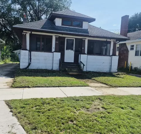 828 Sherman Ave, Janesville, WI 53545