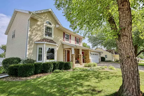 412 Bonnie Rd, Cottage Grove, WI 53527