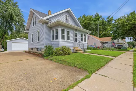 310 W Burnett St, Beaver Dam, WI 53916