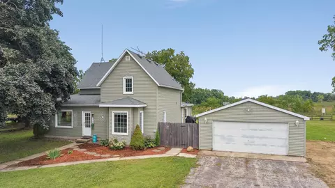 w8194 Thompson Road, Poynette, WI 53955