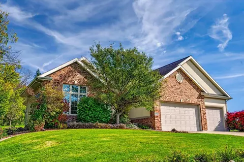 1370 Connemara Ln, Oregon, WI 53575
