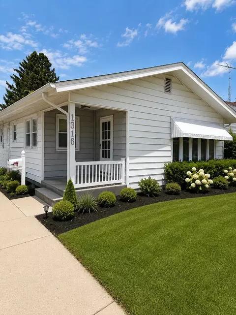 1316 S Terrace St, Janesville, WI 53546