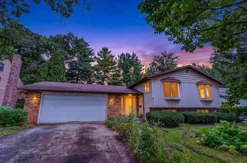5010 Raymond Rd, Madison, WI 53711