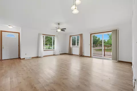 213 Hjemdal Ln, Deerfield, WI 53531