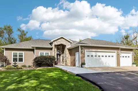 e9722 North Reedsburg Road, Reedsburg, WI 53959