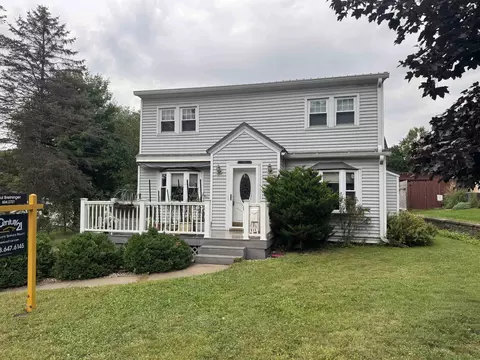 584 E 3rd St, Richland Center, WI 53581