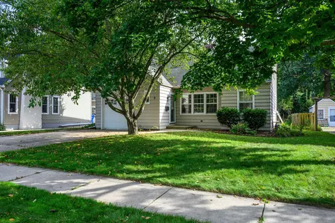 9 Oxford Pl, Madison, WI 53704
