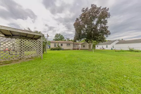 Exterior - 723 Cranston Rd, Beloit, WI 53511 photo 5 of 6