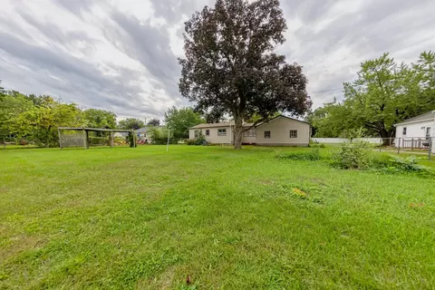 Exterior - 723 Cranston Rd, Beloit, WI 53511 photo 4 of 6