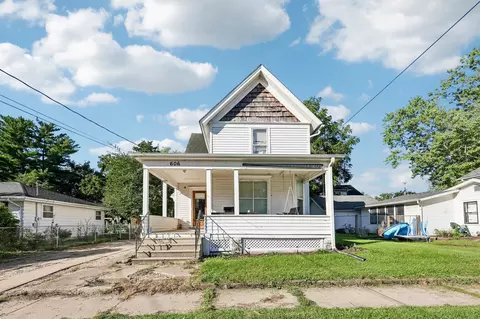 606 Chestnut St, Janesville, WI 53548