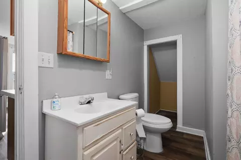 Bath - 339 Taylor St, Waterloo, WI 53594 photo 2 of 2