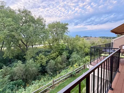 3404 Valley Creek Cir, Middleton, WI 53562