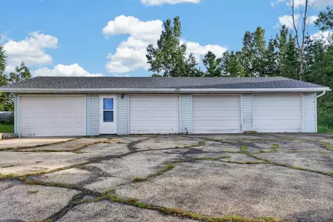 Exterior - w757 Riverview Drive, Fall River, WI 53932 photo 3 of 11