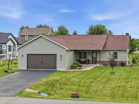 7204 Linsley Ln, Sauk City, WI 53583