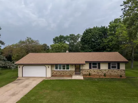 1936 River View Dr, Janesville, WI 53546
