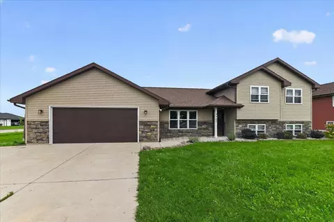 698 Prairie View Dr, Evansville, WI 53536