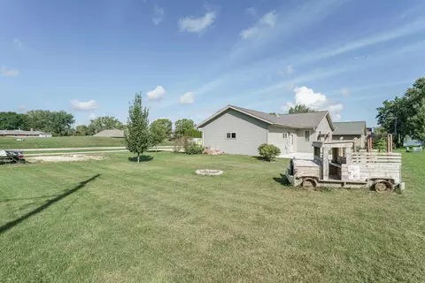 Exterior - 262 E Front St, Markesan, WI 53946 photo 8 of 12