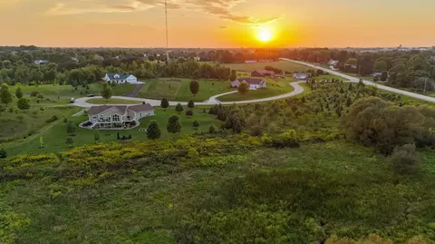 000 Beier Hill Rd, Beaver Dam, WI 53916