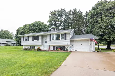 107 W Bryan St, Cuba City, WI 53807