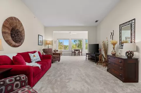 4926 N Shrman Avnu #E, Madison, WI 53704