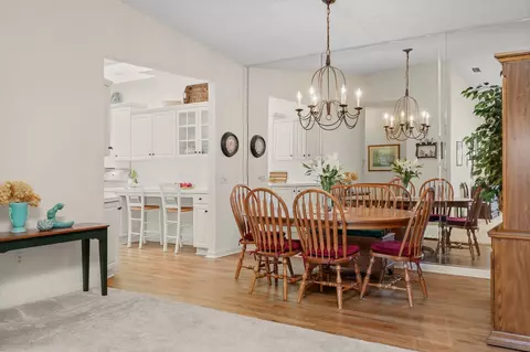 4926 N Shrman Avnu #E, Madison, WI 53704