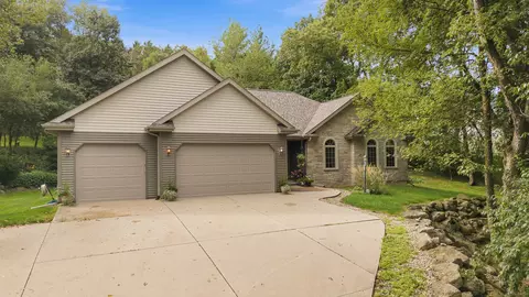 n6877 Hidden Valley Drive, Beaver Dam, WI 53916