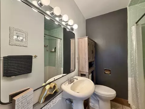 Bath - 826 E Post Rd, Beloit, WI 53511 photo 3 of 3