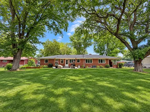 Exterior - 826 E Post Rd, Beloit, WI 53511 photo 5 of 5