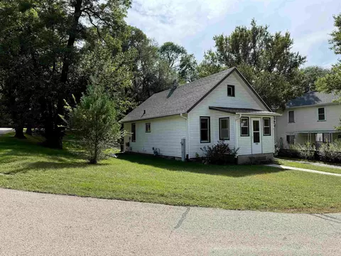 1325 Haseltine Ct, Richland Center, WI 53581