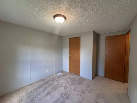 Bedroom - 2018 Edgeview Dr, Monroe, WI 53566 photo 2 of 6