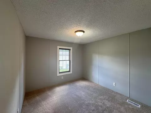 Bedroom - 2018 Edgeview Dr, Monroe, WI 53566 photo 1 of 6