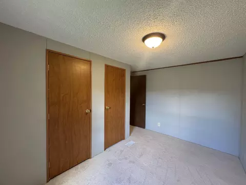 Bedroom - 2018 Edgeview Dr, Monroe, WI 53566 photo 6 of 6