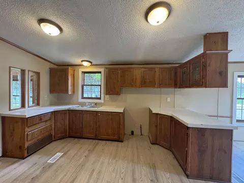 Kitchen - 2018 Edgeview Dr, Monroe, WI 53566 photo 2 of 4
