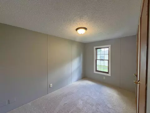 Bedroom - 2018 Edgeview Dr, Monroe, WI 53566 photo 4 of 6