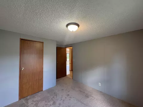 Bedroom - 2018 Edgeview Dr, Monroe, WI 53566 photo 3 of 6