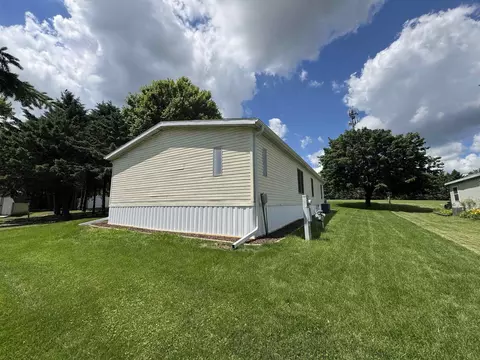 Exterior - 2018 Edgeview Dr, Monroe, WI 53566 photo 3 of 8