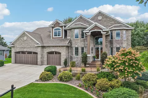 416 S Brookwood Dr, Mount Horeb, WI 53572