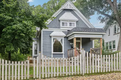 624 S Garfield Ave, Janesville, WI 53545