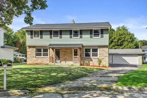 7850-7852 W Van Beck Ave, Milwaukee, WI 53220
