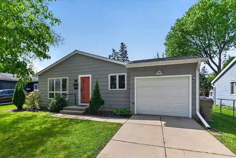 6105 Birch Hill Dr, Madison, WI 53711