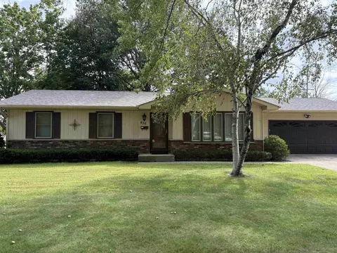 439 Higgins Dr, Evansville, WI 53536