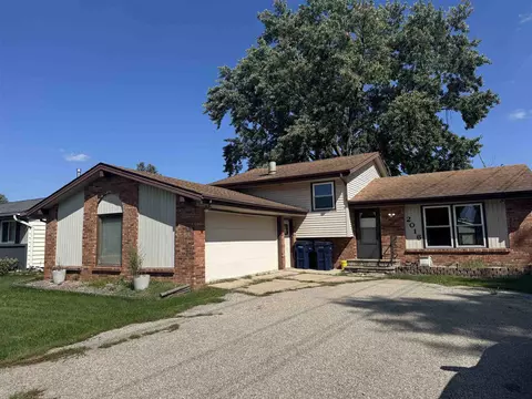2016 N Pontiac Dr, Janesville, WI 53546
