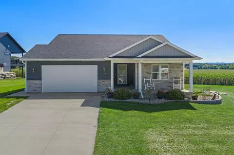 2070 Fawn Valley Ct, Reedsburg, WI 53959
