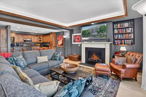 123 W Washington Ave #706, Madison, WI 53703