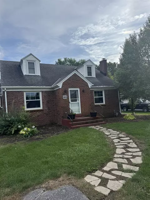 1815 4 Mile Rd, Racine, WI 53402